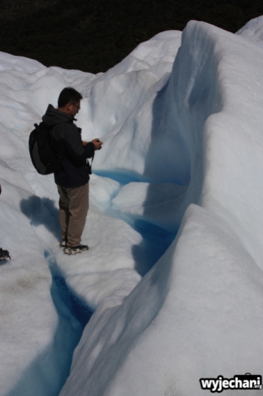 06 Perito Moreno - spacer - szczeliny lodowcowe